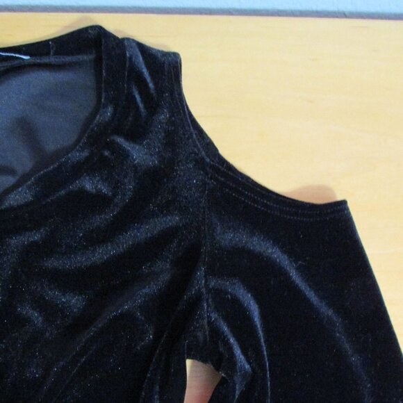 The Vanity Room Black Velvet Cold Shoulder Dress S - Picture 11 of 11